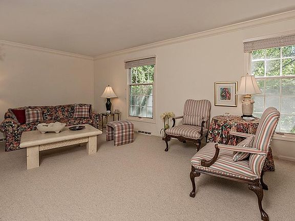 4th image of 25955 Shaker Blvd