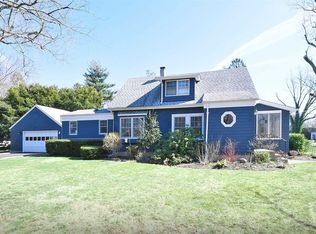 15 E Maple Rd, Greenlawn, NY 11740