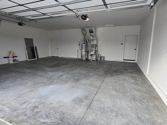 4th image of 940 Quartz Rd