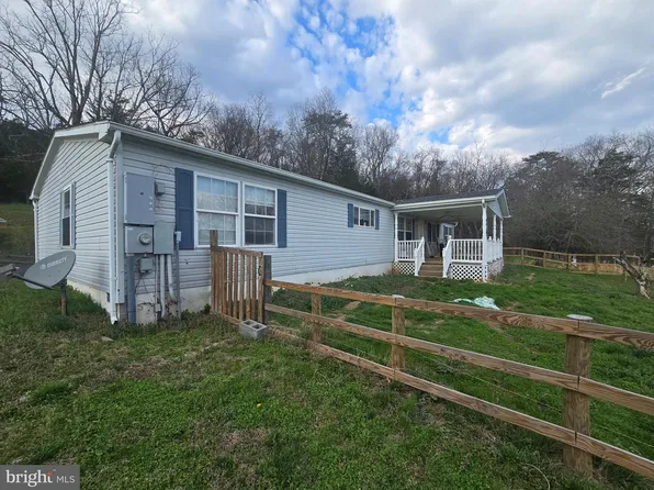 698 Webbs Farm Ln, Burlington, WV 26710