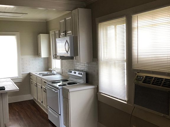 5th image of 607 W Washington St