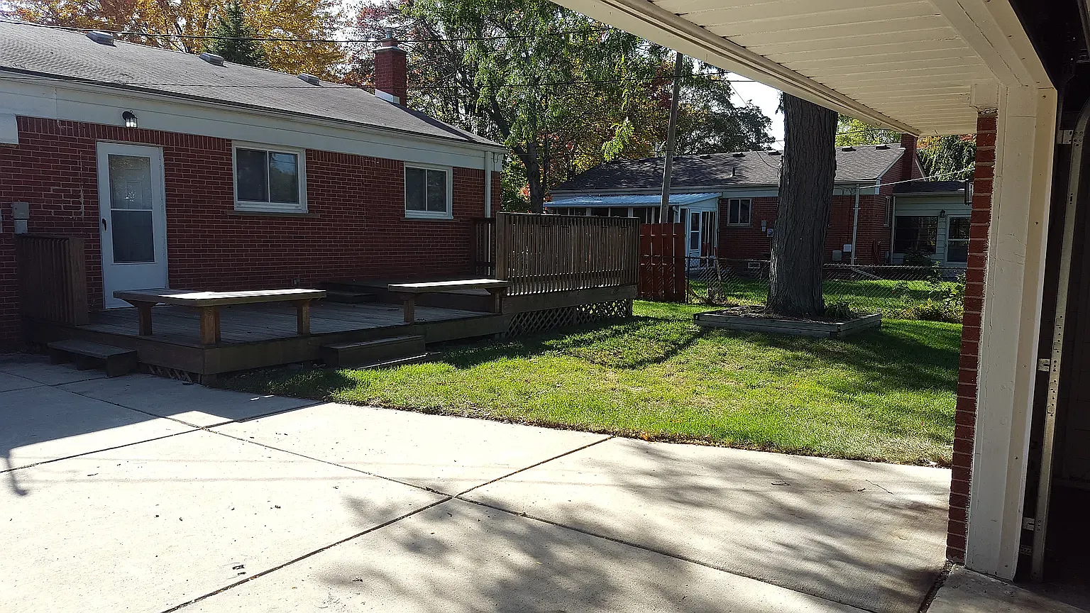 3 bed, 1064 sqft, $2,100 — Photo 2