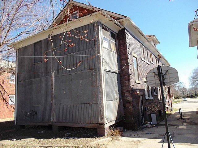 2nd image of 428 N Horsman St