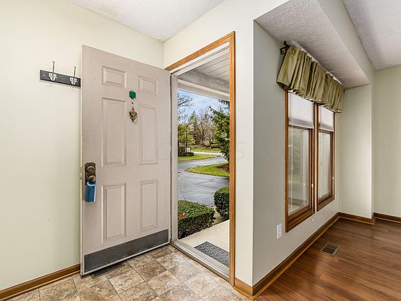 4th image of 1047 Pinewood Ln #9-5
