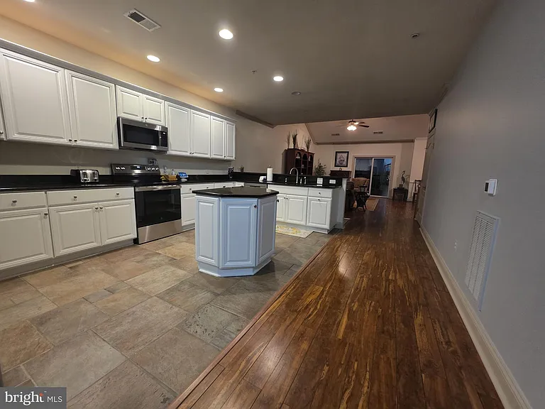 301 Muir St #506 — Photo 9