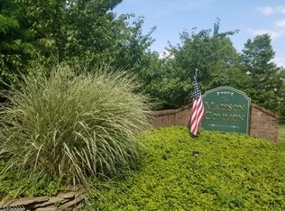 260 Oxford Ct, Madison, NJ 07940