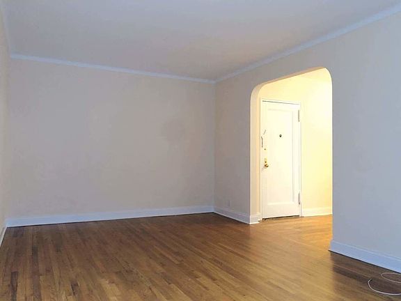 5th image of 6939 Yellowstone Blvd APT 423