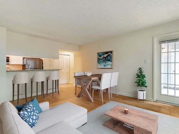 10300 Hickory Ridge Rd #200-203