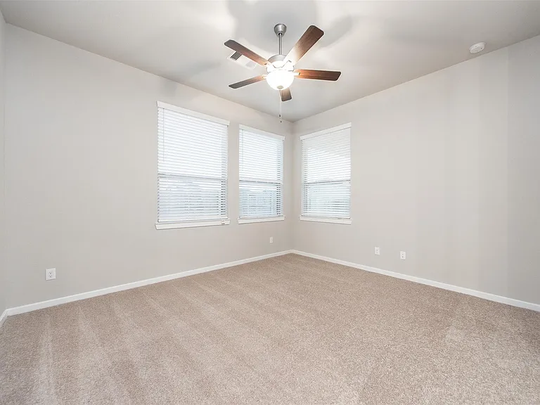 8706 Fox Trail Dr — Photo 11