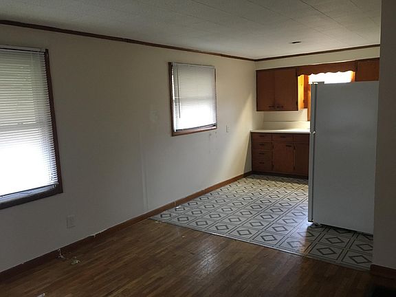 3rd image of 407 S Division St APT 4