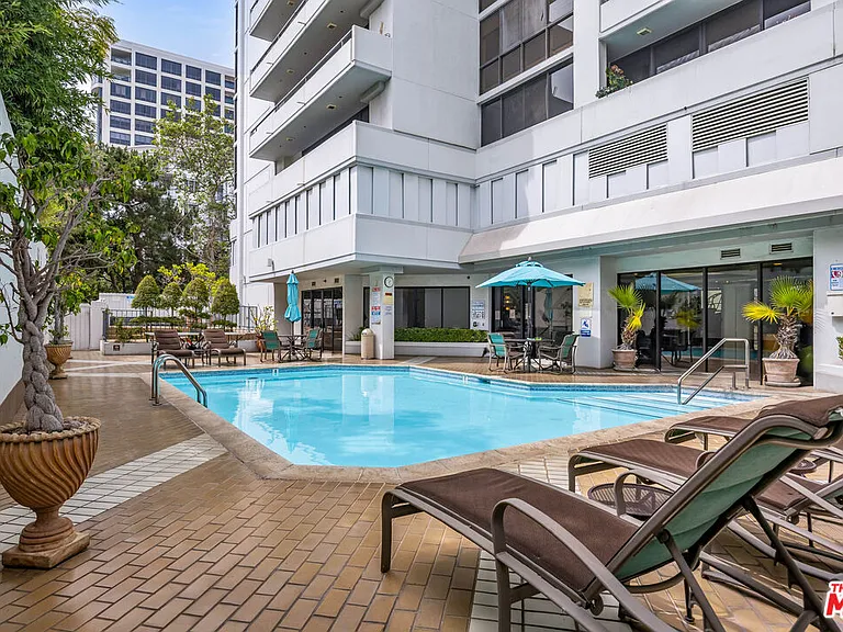 10660 Wilshire Blvd #701 — Photo 22