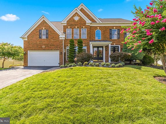 2nd image of 808 Colette Ct