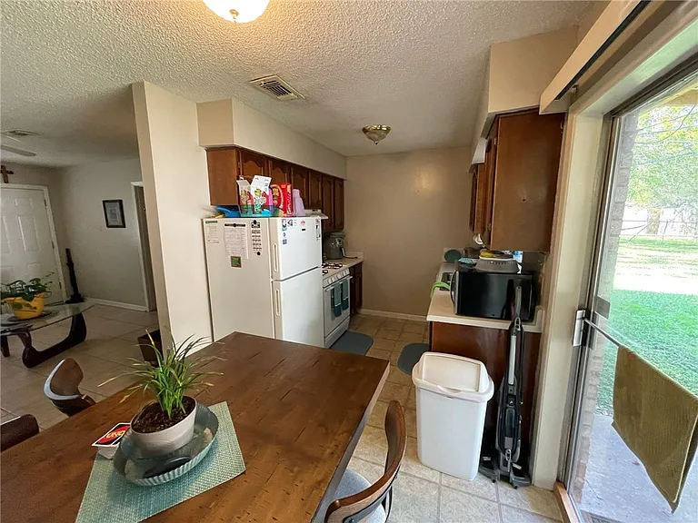 1527 Hillside Dr #CS — Photo 5