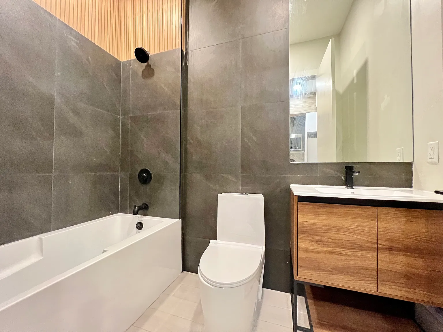 Studio, 500 sqft, $1,900 — Photo 4