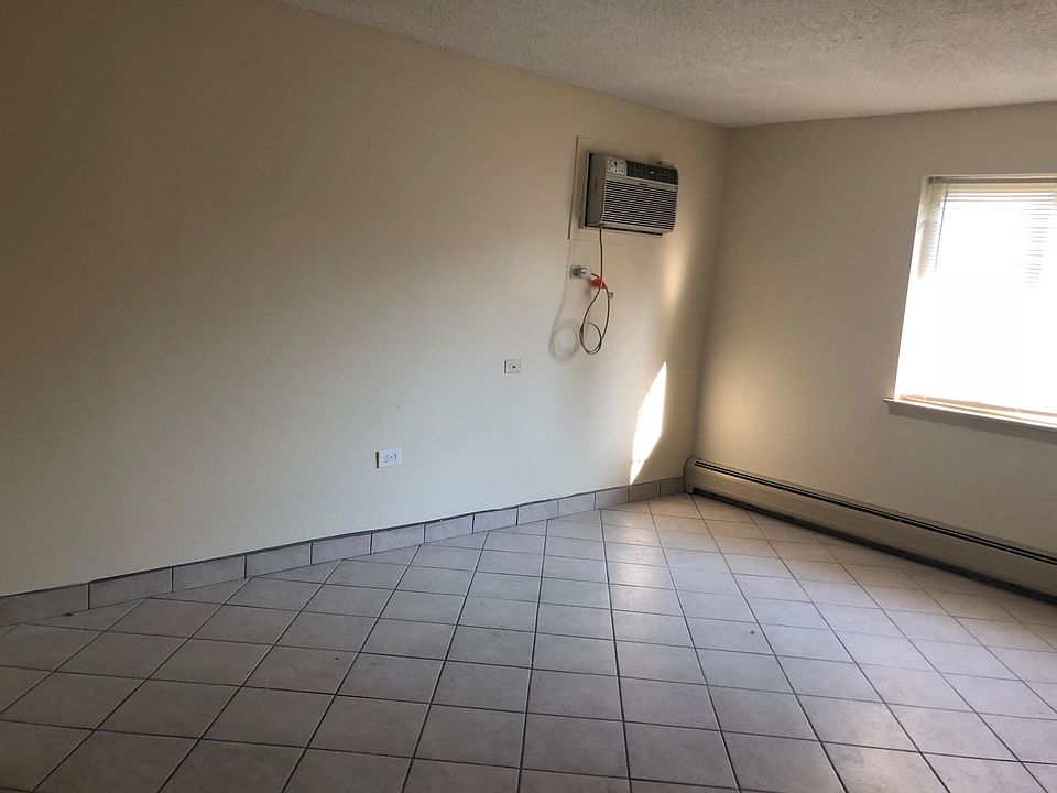 1st image of 10070 Holly Ln
