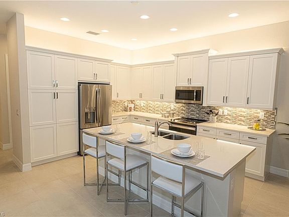3rd image of 11930 Lakewood Preserve Pl