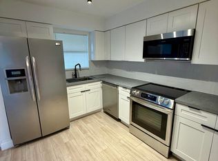 3104 Poolside Dr, Greenacres, FL 33463