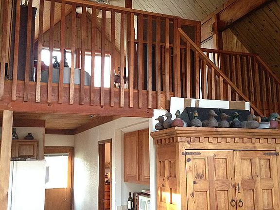 BR / Den Loft w Tons Space!