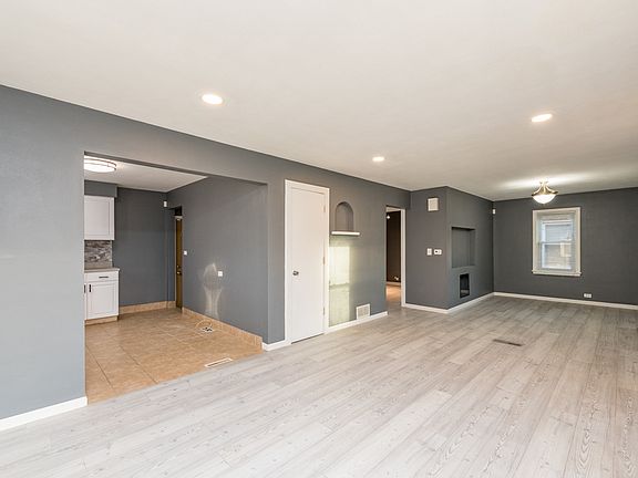 4th image of 1115 N Berwick Blvd