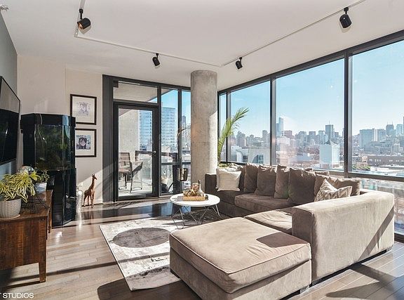 2nd image of 860 W Blackhawk St #801