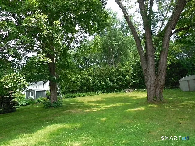 3 bed, 1.5 bath, 2610 sqft, $2,300 — Photo 4