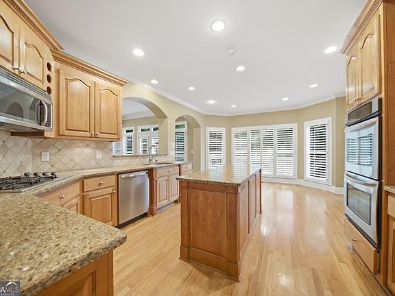 3rd image of 778 Arnold Mill Rd