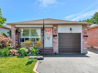 39 Marilyn Ct, Hamilton, ON L9B 2T5