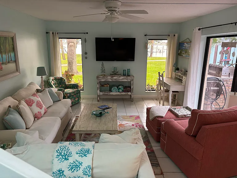 825 Center St #21B — Photo 3