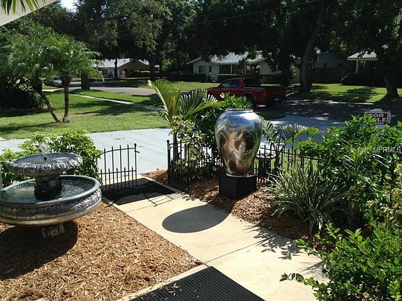 3rd image of 805 Richards Ave