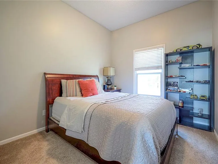 15619 S Brougham Dr — Photo 15
