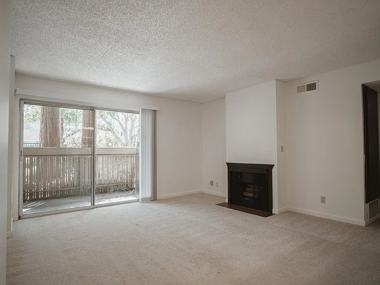 1477 De Rose Way #140 — Photo 4