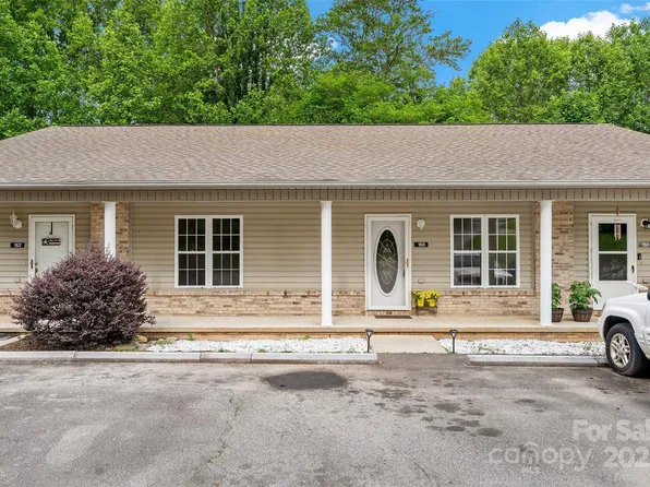 160 Whispering Pines Dr #160, Marion, NC 28752