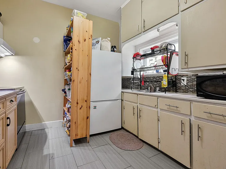 481 Besserer St #1 — Photo 37