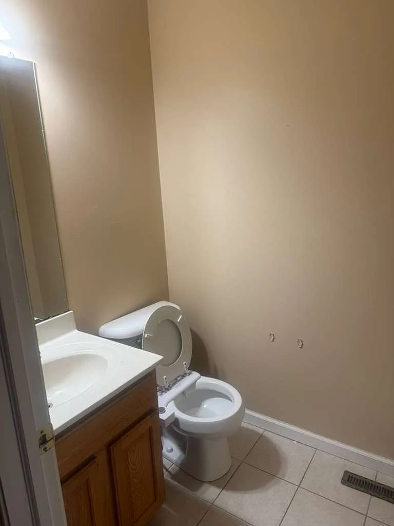 3 bed, 1672 sqft, $2,500 — Photo 4