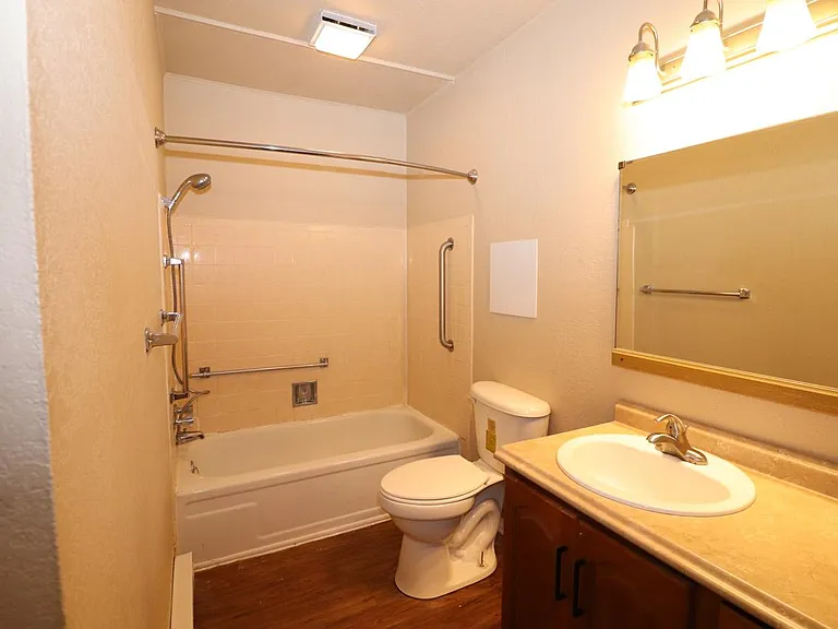 23053 Main St #14 — Photo 12