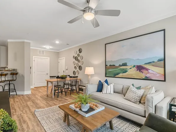 524 Carowill Dr, Greensboro, NC 27455