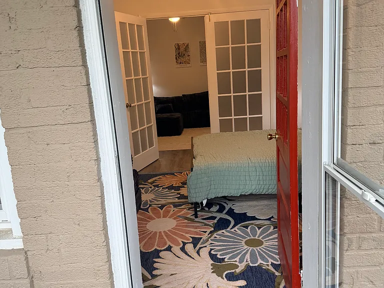 1323 Colonial Ave #4 — Photo 17