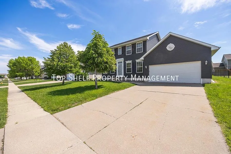 3 bed, 1790 sqft, $2,045 — Photo 1