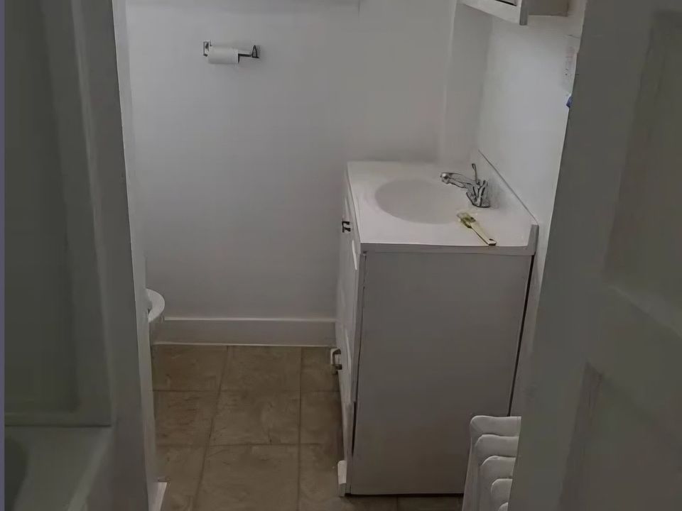 1st image of 47 Oneco St #2