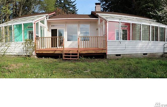 3rd image of 7217 Bayview Dr NE