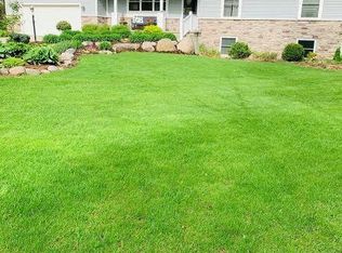 14 Foleys Grade Dr SE, Lowell, MI 49331