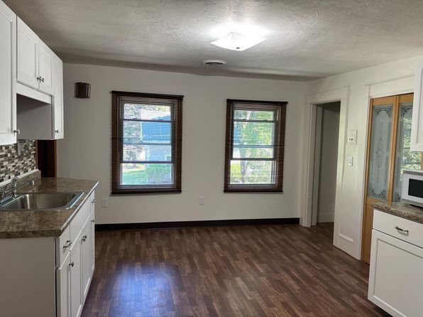 37 Chestnut St FLOOR 2