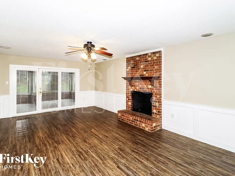 8117 S Regis Pl — Photo 3