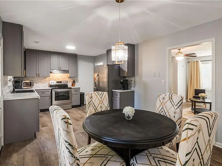 145 Mountain View Cir — Photo 3