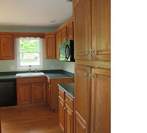 3rd image of 53 Greenmeadow Dr