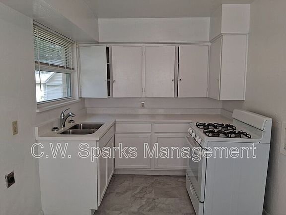 4th image of 3021 Avon St
