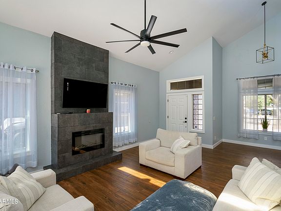 5th image of 2285 W Silver Streak Way