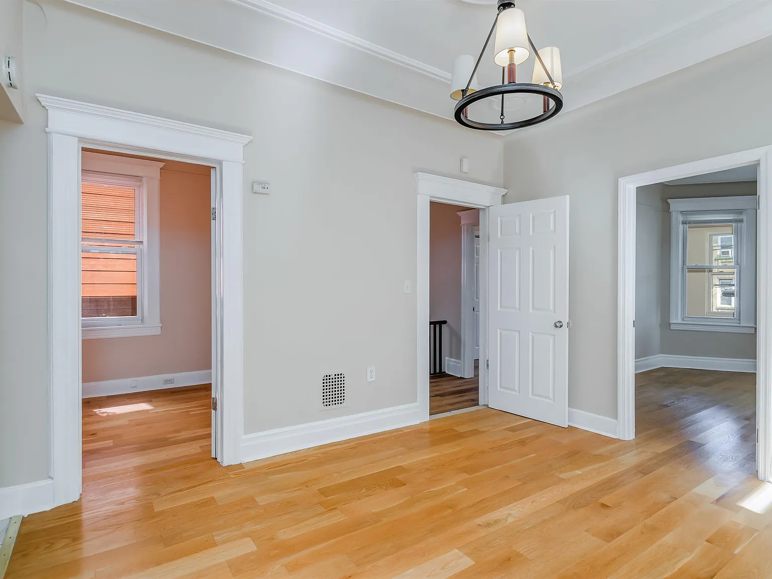 4 bed, 1.0 bath, $2,750 — Photo 2