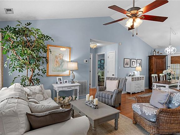 4th image of 3675 Signet Dr