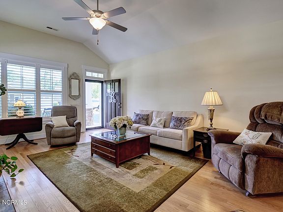 4th image of 369 Southbend Ct NE